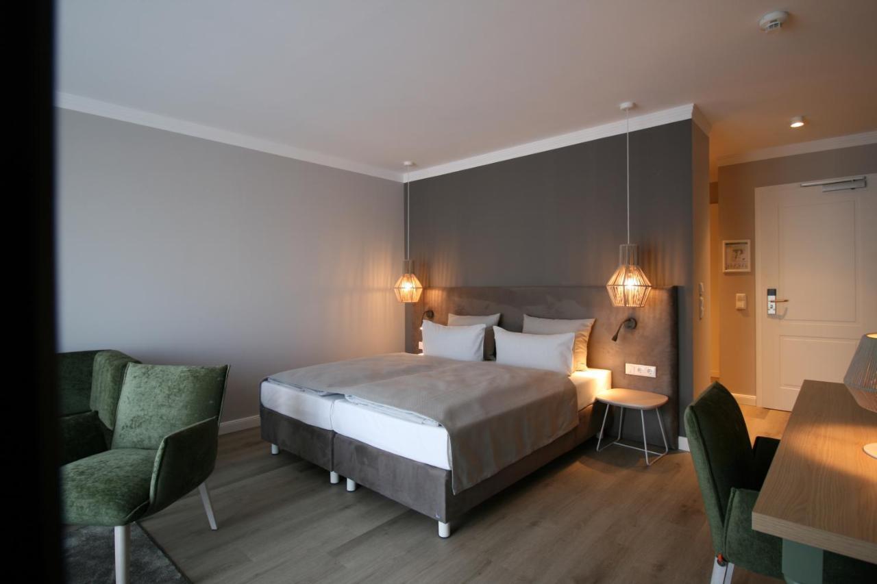 Landhotel Rittmeister & Kraeuter-Spa Adults Only Rostock Esterno foto