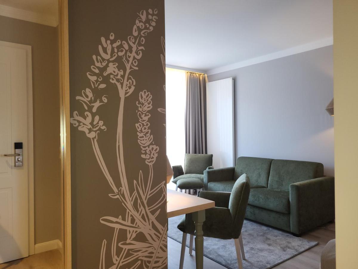 Landhotel Rittmeister & Kraeuter-Spa Adults Only Rostock Esterno foto