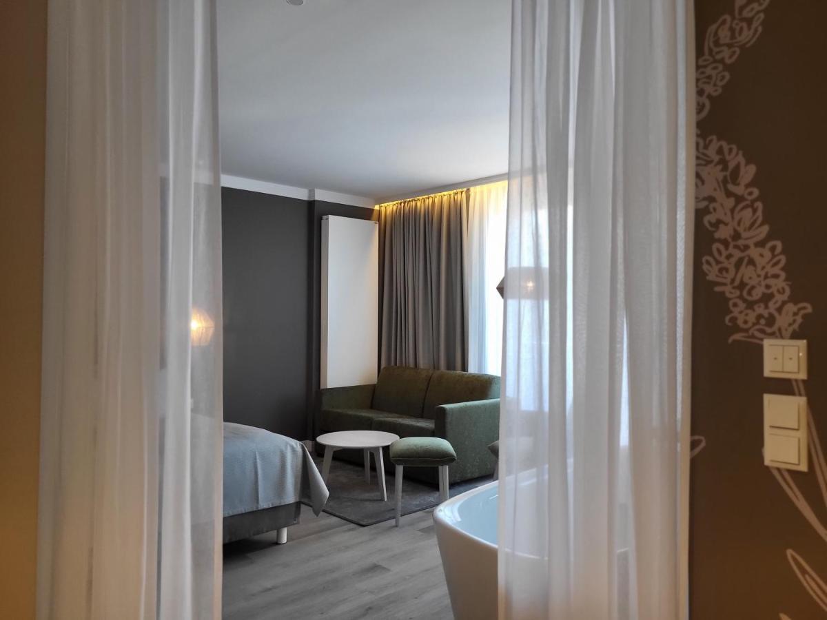 Landhotel Rittmeister & Kraeuter-Spa Adults Only Rostock Esterno foto