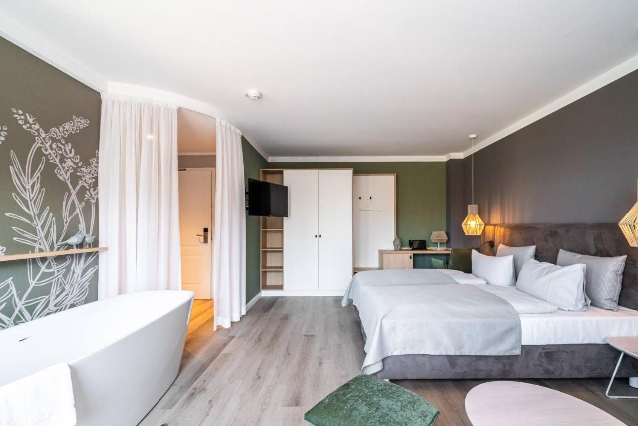 Landhotel Rittmeister & Kraeuter-Spa Adults Only Rostock Esterno foto