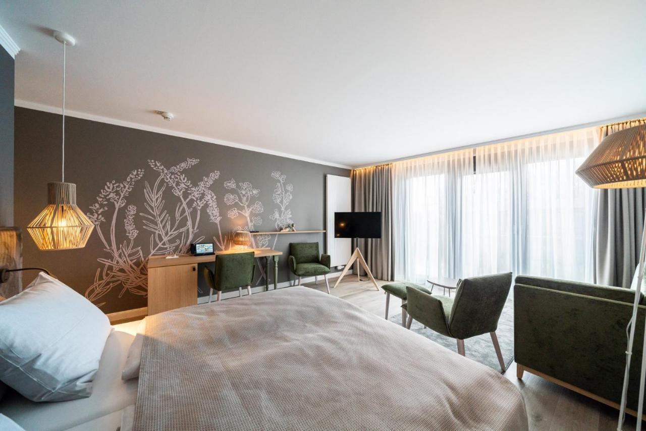Landhotel Rittmeister & Kraeuter-Spa Adults Only Rostock Esterno foto